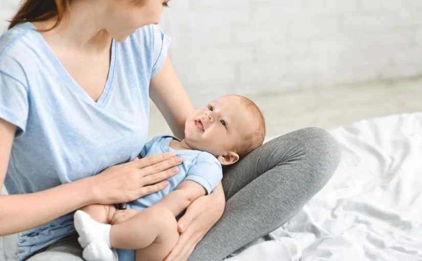 Mor der synger for sin baby